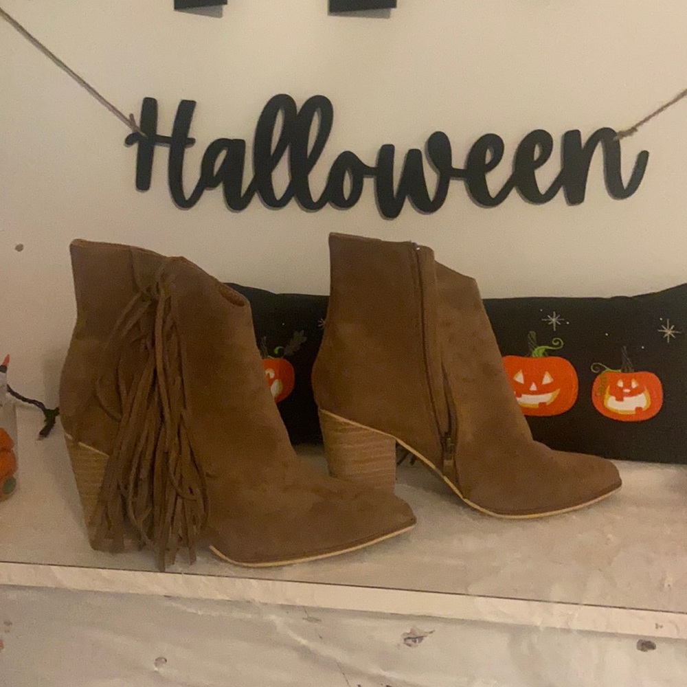 Buckle brand cowboy booties